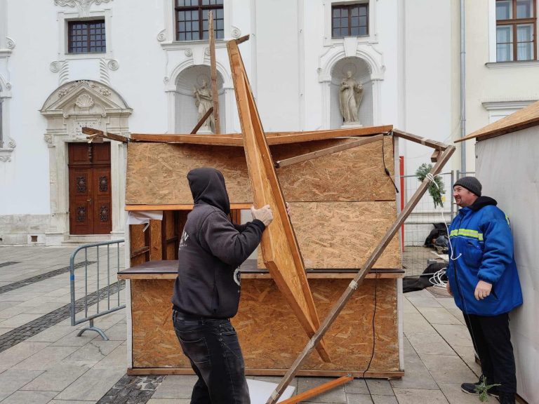 Nem kímélte a győri vásárt a zord időjárás (fotók)