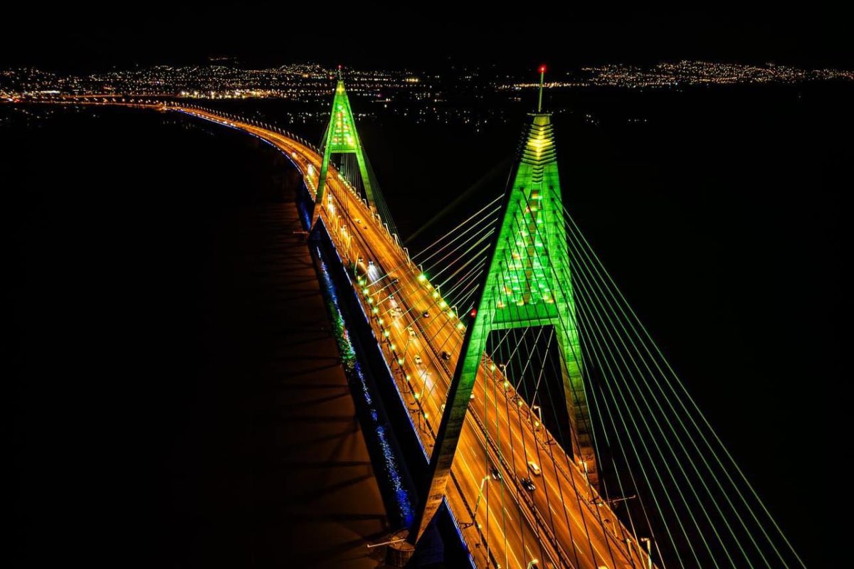 Idén is ünnepi karácsonyfává alakul a Megyeri híd