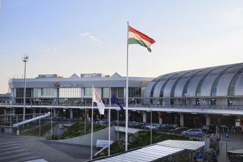 Meghalt a Liszt Ferenc Nemzetközi Repülőtér galériájáról leugrott férfi