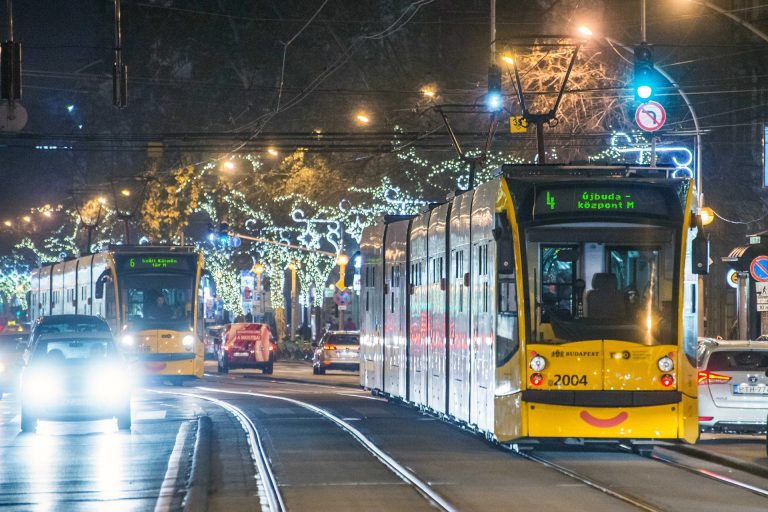 Napokon át villamospótló buszok közlekednek a 4-es és a 6-os egyik szakaszán