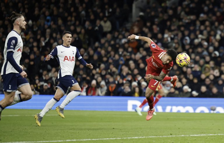 Megnyugtató fotont közölt a Liverpool elleni meccsen összeeső Tottenham játékos