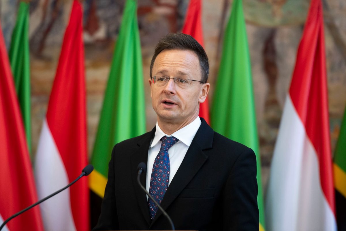 Szijjártó Péter: 100 új gyár építése kezdődik idén Magyarországon