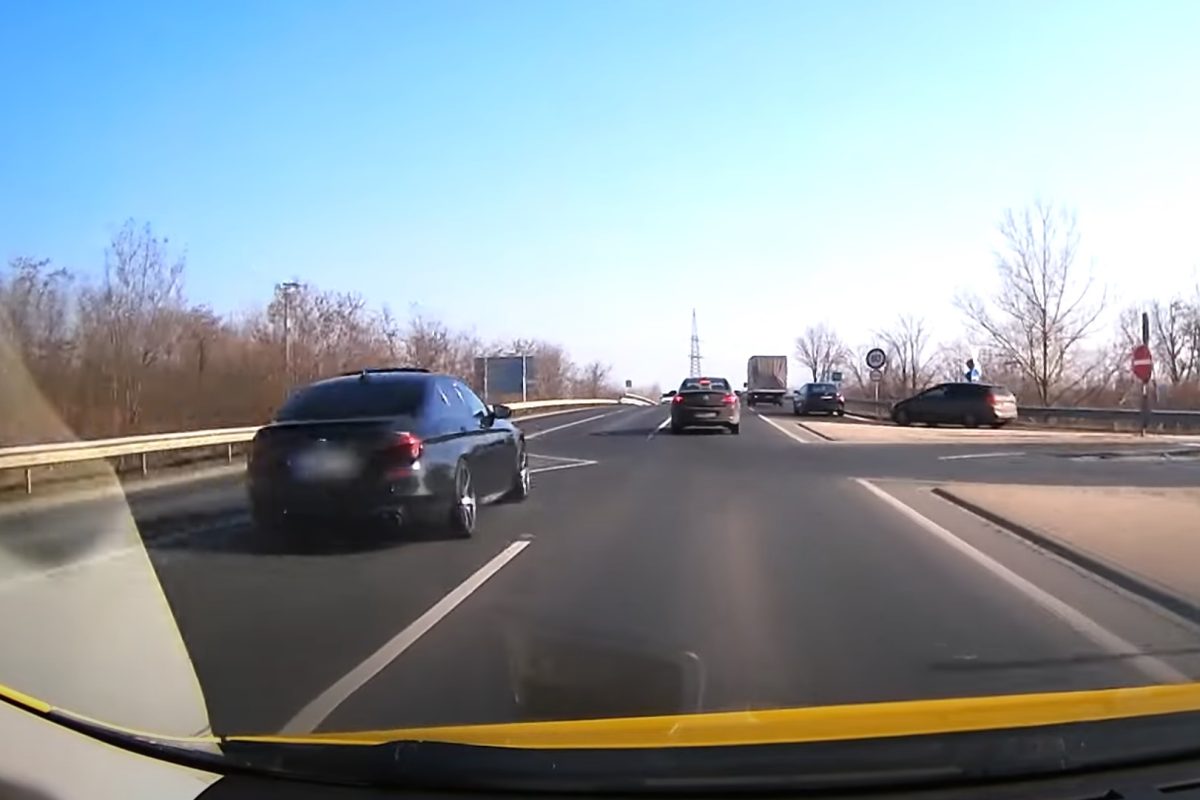 Megdöbbentő BMW-s manővert vettek videóra Maglód felé