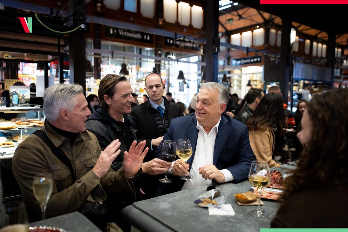 Így ismerte fel egy külföldi Orbán Viktort a madridi piacon, még koccintottak is (videó)