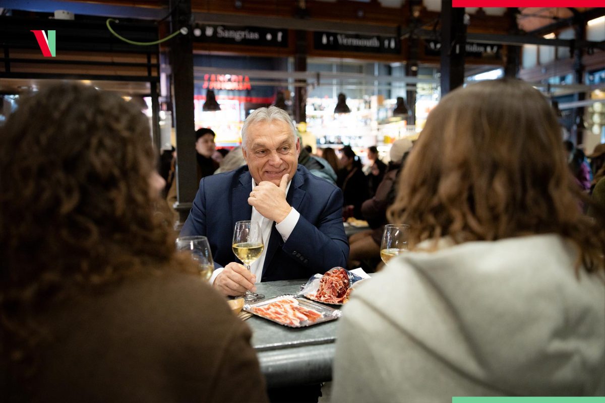 Magyar diákokkal piacozott Orbán Viktor Madridban (fotók)