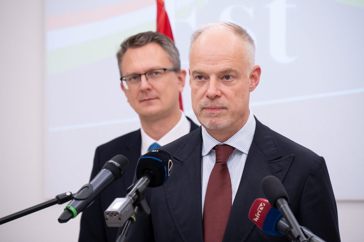 Nagy bejelentést tett a honvédelmi miniszter