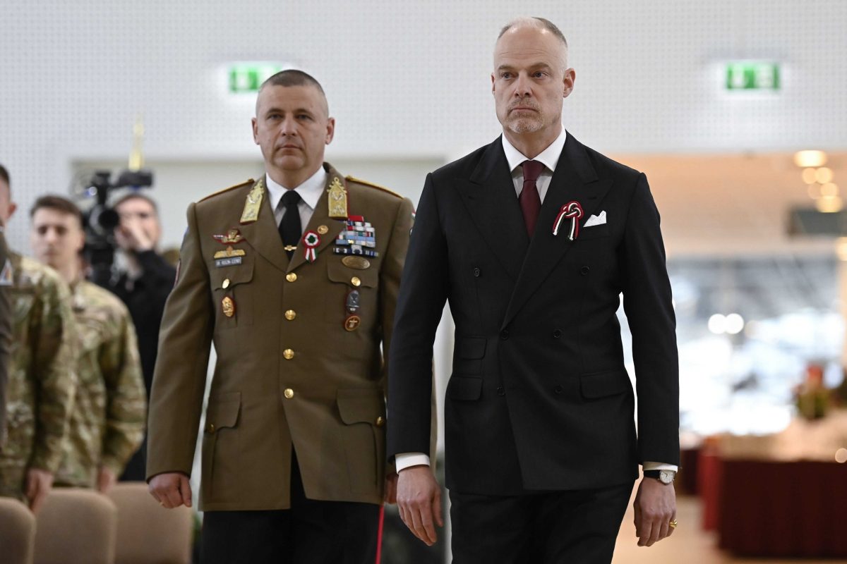 Egyetlen szóval reagált Magyar Péter a Honvédelmi Minisztérium közleményére