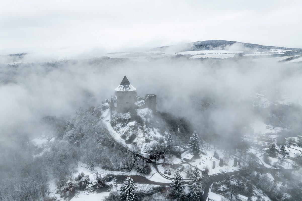 Kedden sem fogunk tapsolni az időjárás miatt