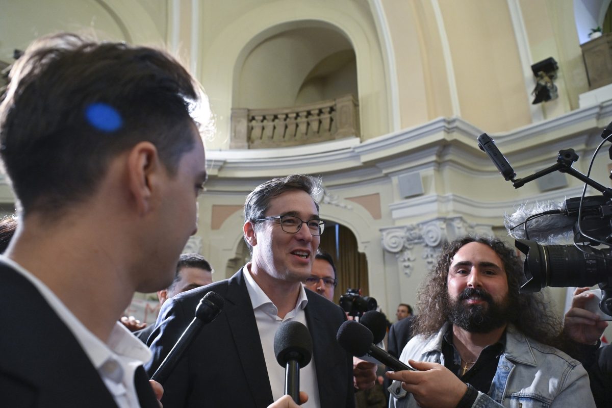 Karácsony Gergely bejelentette, metróbuszokat indítanak Budapesten