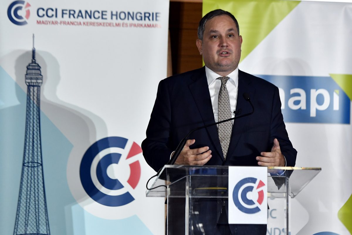 A kormány kész újra bevezetni az árstopokat