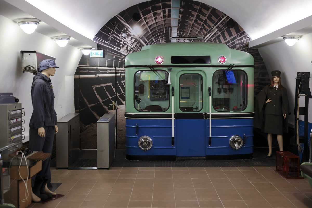 Több óra után újra teljes vonalon közlekedik az M2-es metró