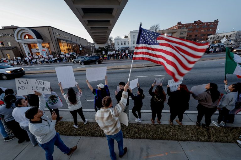 Mexikó 10 ezer katonát küld az amerikai határra