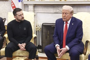 Trump nekiment Zelenszkijnek: „A harmadik világháborúval játszol, köss alkut, vagy kiszállunk”