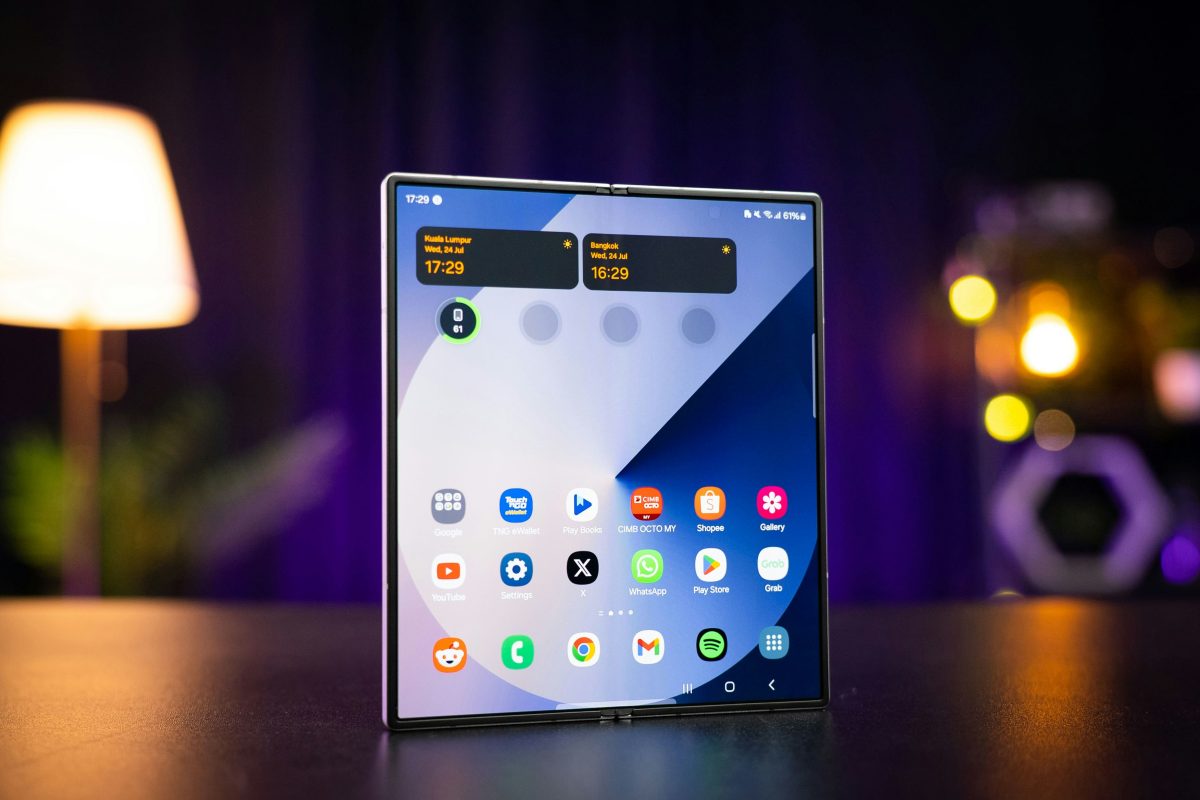 Legvékonyabb összehajthatós telefonját dobja piacra a Samsung, mégsem bírt az egyik konkurenssel