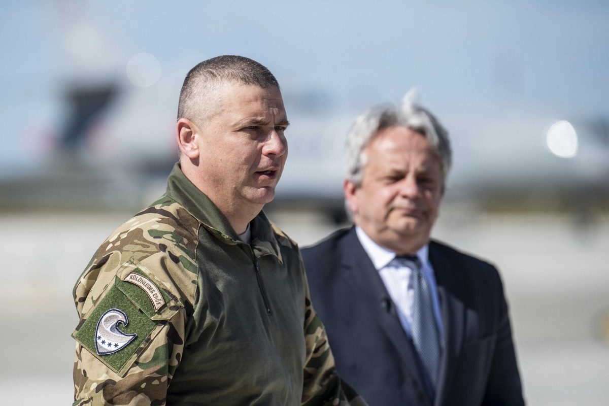 Magyar Péterrel közösen válaszol élőben a kérdésekre Ruszin-Szendi Romulusz