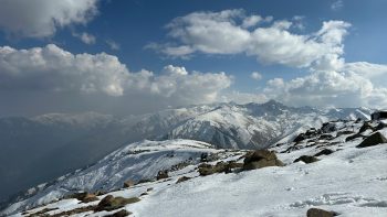 Gleccseromlás történt az indiai Himalájában: 47 ember rekedt a hó fogságában