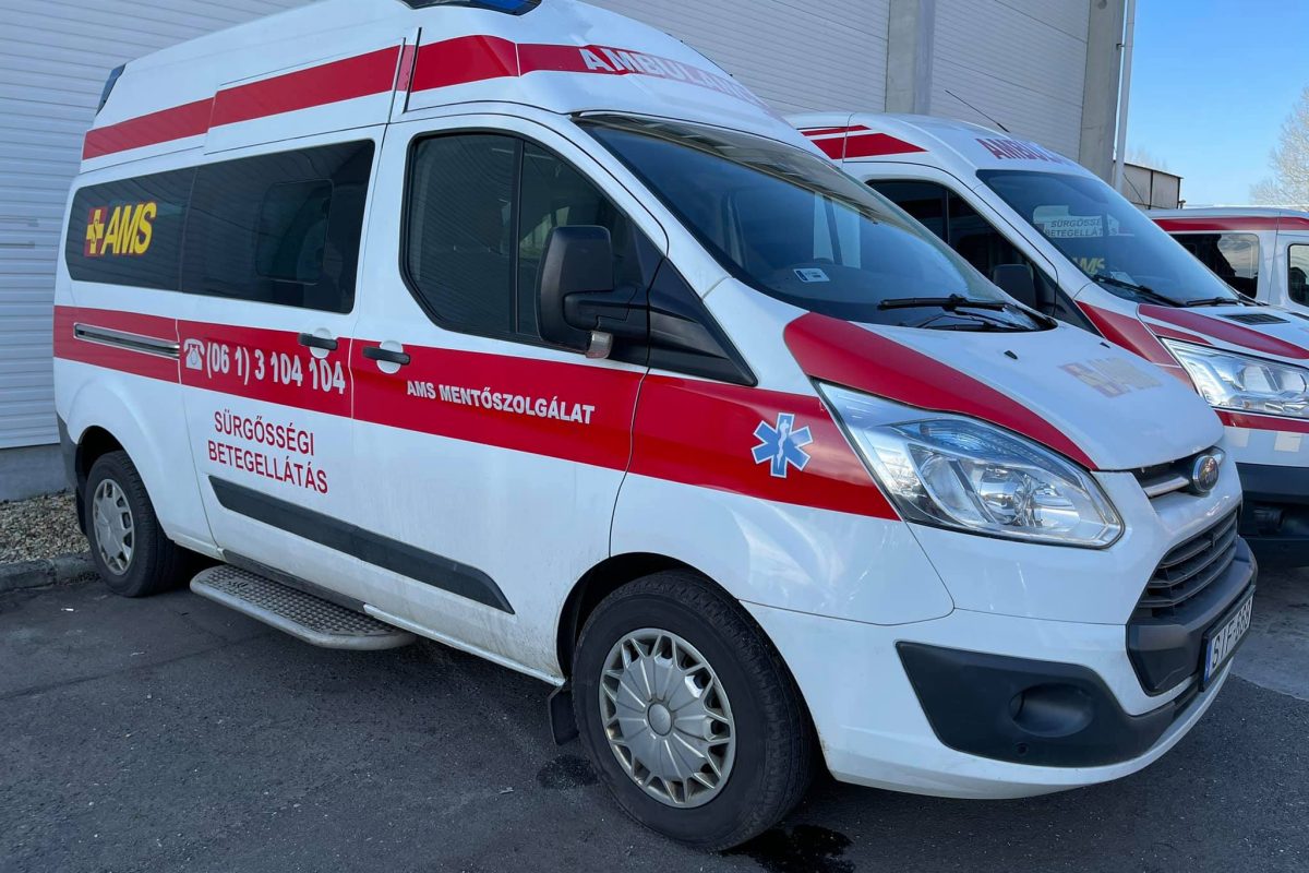 Elnézését kért, és kártérítést is fizet a kerekesszékes beteget kórházban hagyó betegszállító cég