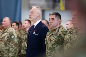 A honvédelmi miniszter szerint a Magyar Honvédség az újjászületés korszakát éli