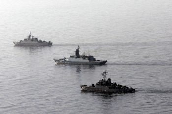 Orosz hadihajókból álló konvojt követett nyomon a brit haditengerészet és légierő a brit vizeken