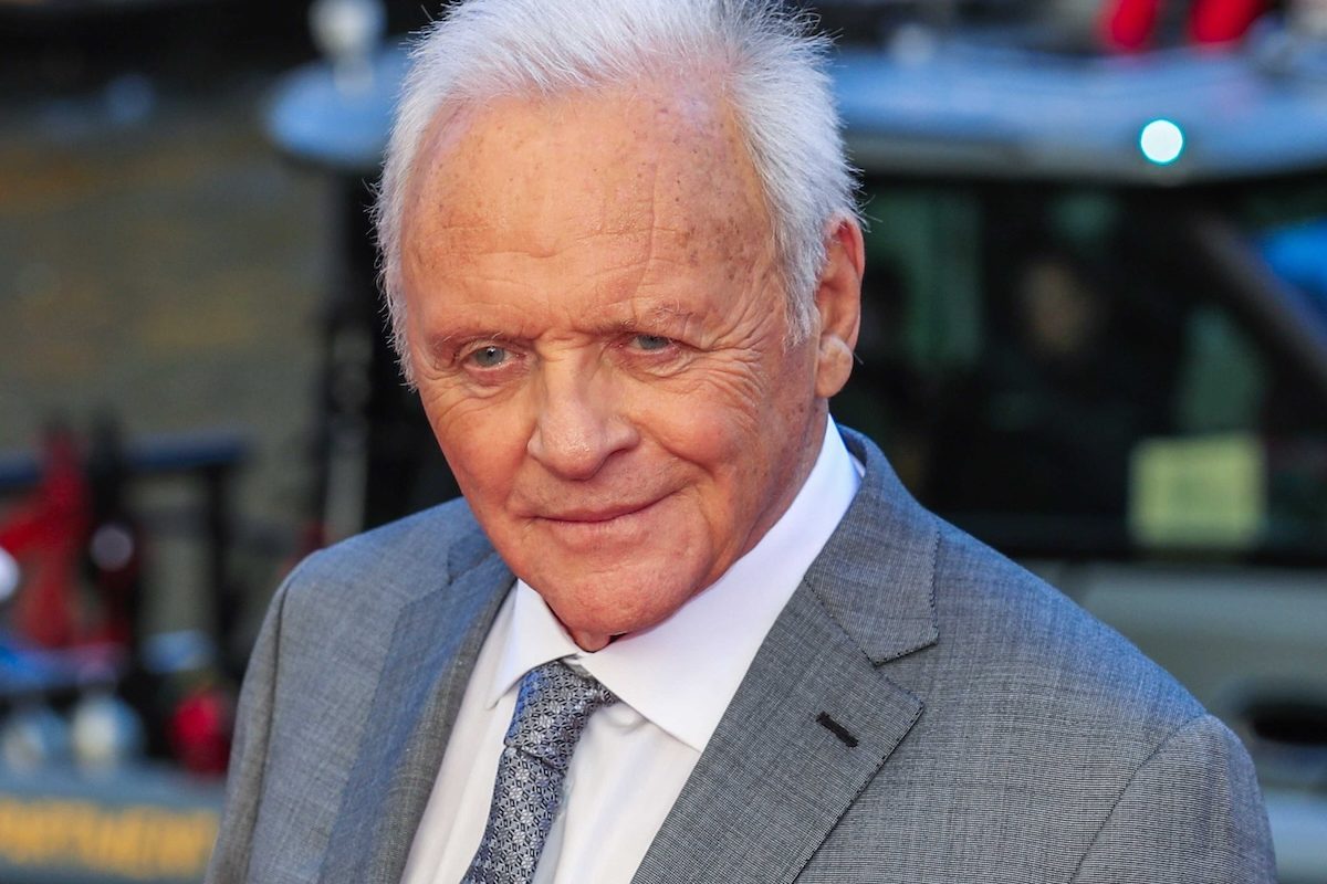 „Jól csináltuk, Kölyök” – érkezik Sir Anthony Hopkins önéletrajzi könyve