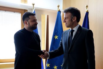 Macron egyértelművé tette: Ukrajna határozhat a békefenntartók bevetéséről, nem Oroszország