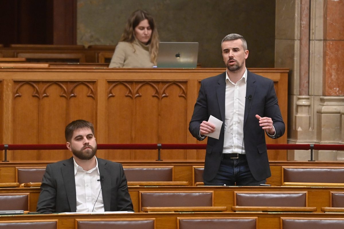 Jakab Péter: „Ma dönt a parlament az előrehozott választásról”