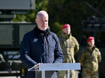 Új információk jelentek meg a gránátrobbanásban kezeit elvesztő kormánytisztviselő nőről