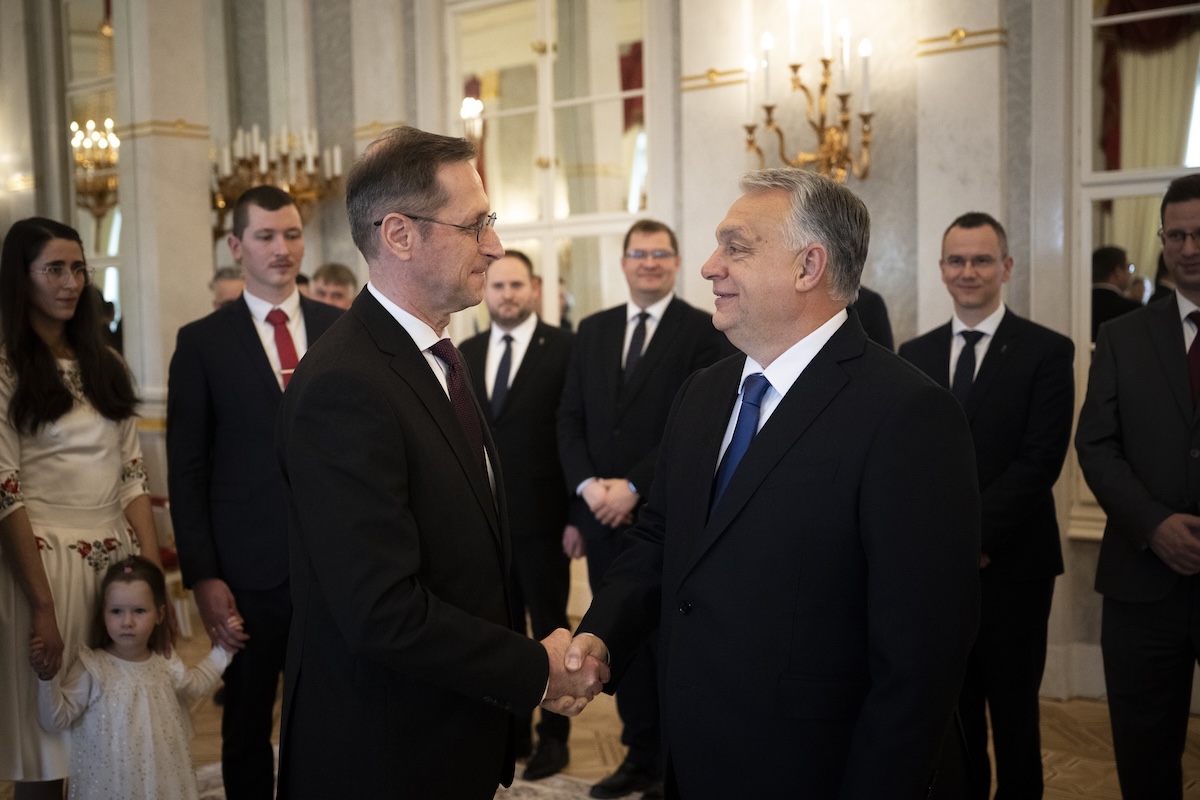 Varga Mihály letette az esküjét, keddtől ő a jegybank új elnöke