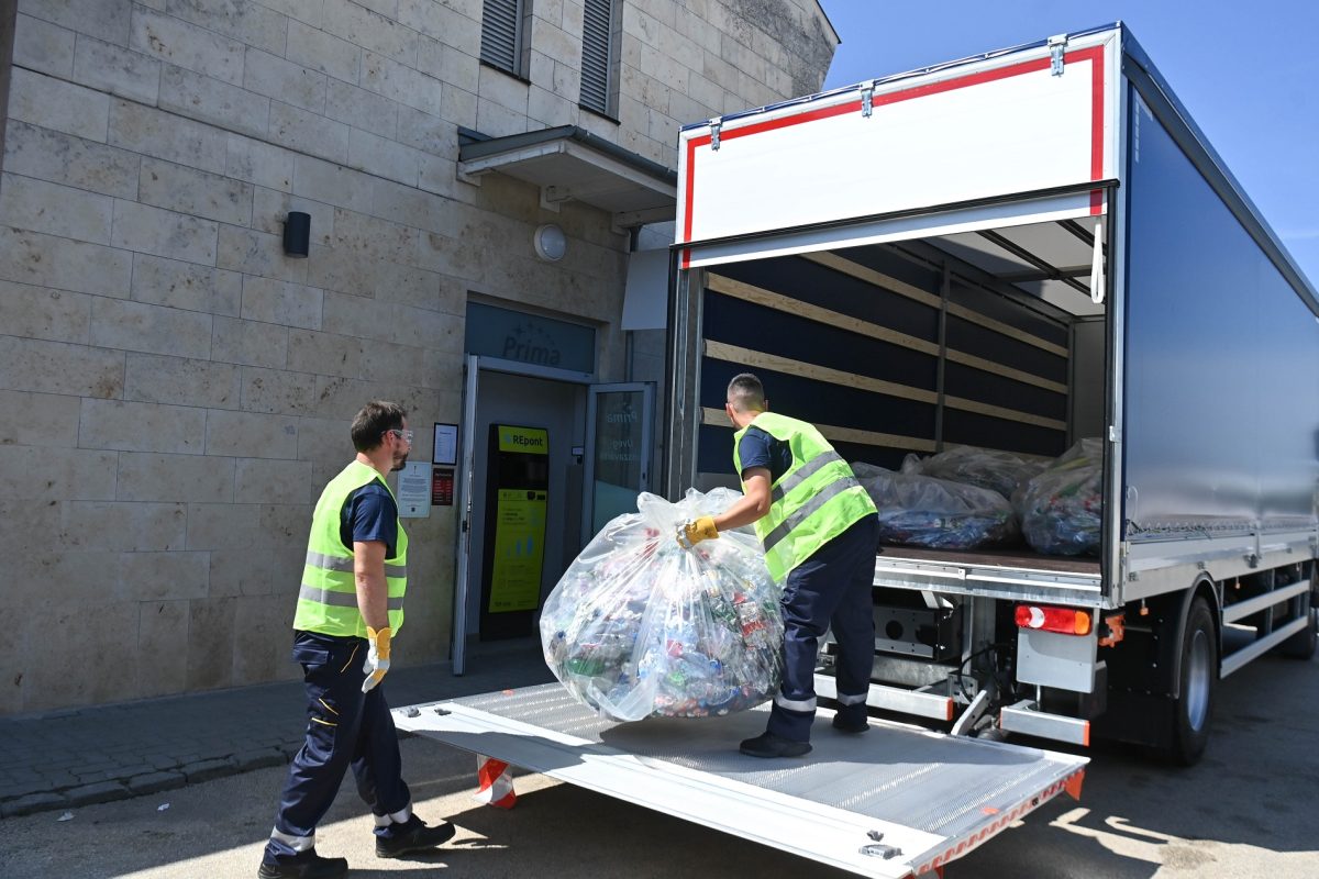 Van egy szörp, aminek üvegei háromszoros visszaváltási díjat érnek