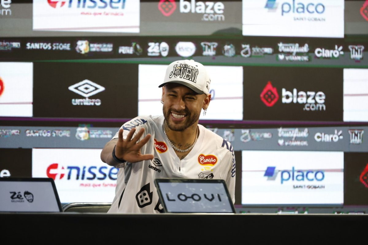 Videón Neymar újabb hatalmas szabadrúgásgólja