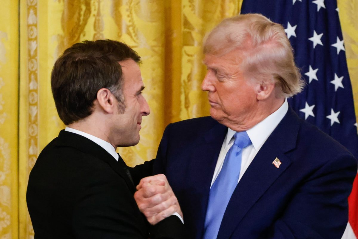 Macron lebeszélné Trumpot az „értelmezhetetlen” vámokról