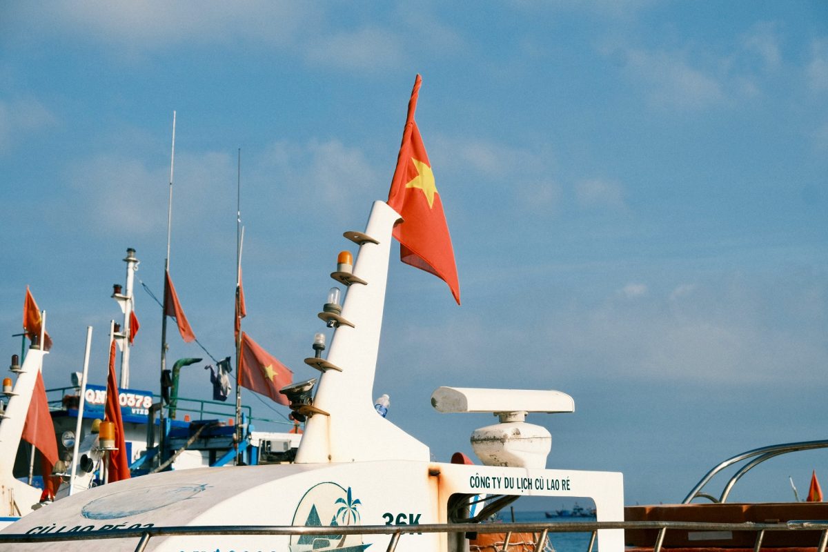 Kínai hajótragédia: több száz fős mentőcsapat emelte ki a komp roncsait