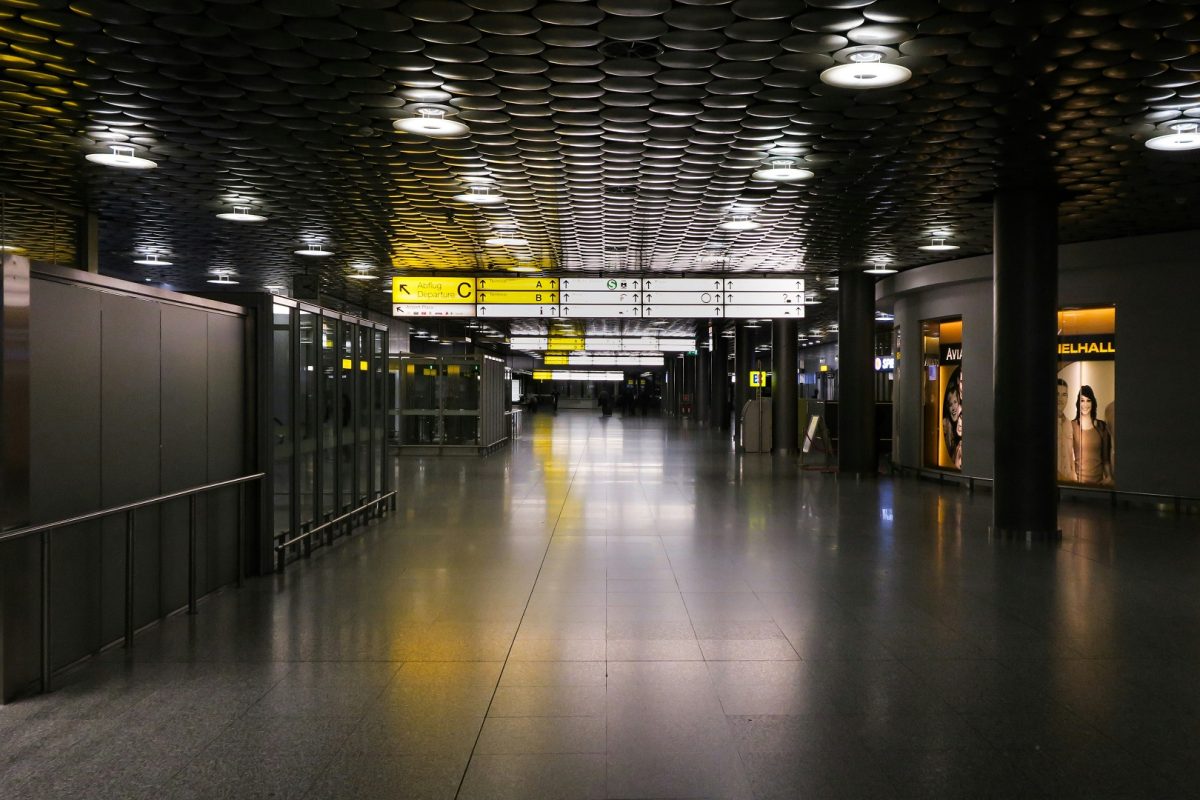 Megbénult a hamburgi repülőtér, miután a dolgozók előzetes bejelentés nélkül sztrájkolni kezdtek