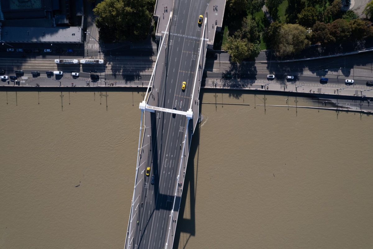 Hétvégén kezdődik a budapesti hidak tavaszi nagytakarítása – az Erzsébet híd az első