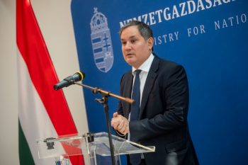 Díjcsökkentéssel válaszol az OTP a kormány nyomására – így csökkennek a banki díjak