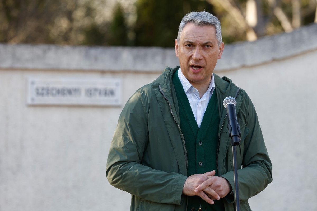 Tiszás aktivisták próbálták megzavarni a bekiabálásukkal Lázár Jánost, ez volt a reakció