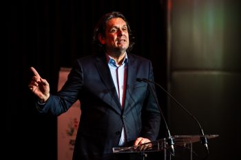 Deutsch Tamás: „Kolláréknak, Magyar Péteréknek menniük kell”