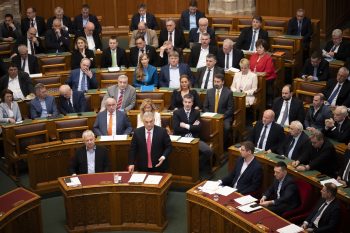 Az Országgyűlés megszavazta az Alaptörvény módosítását