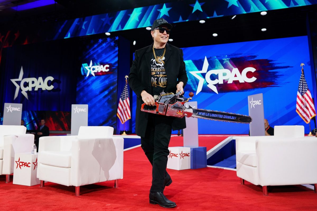 Erőszakhullám a Tesla ellen: Elon Musk határozott válaszlépést ígér