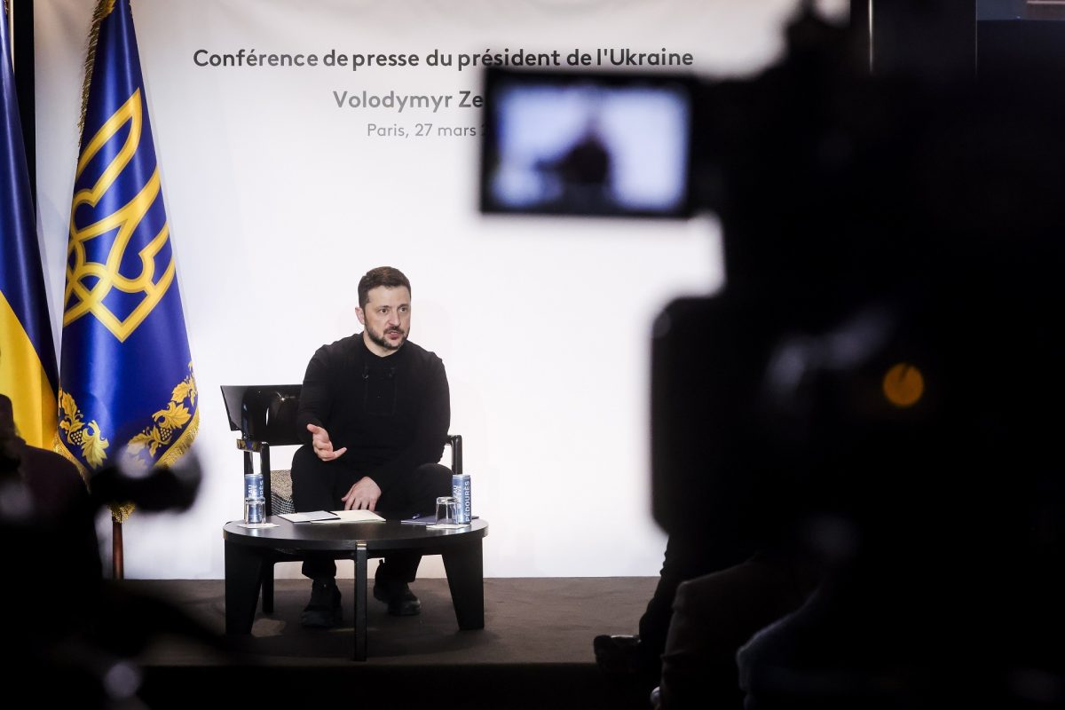 Zelenszkij szerint az oroszok Putyin tűzszünete ellenére továbbra is lövik őket