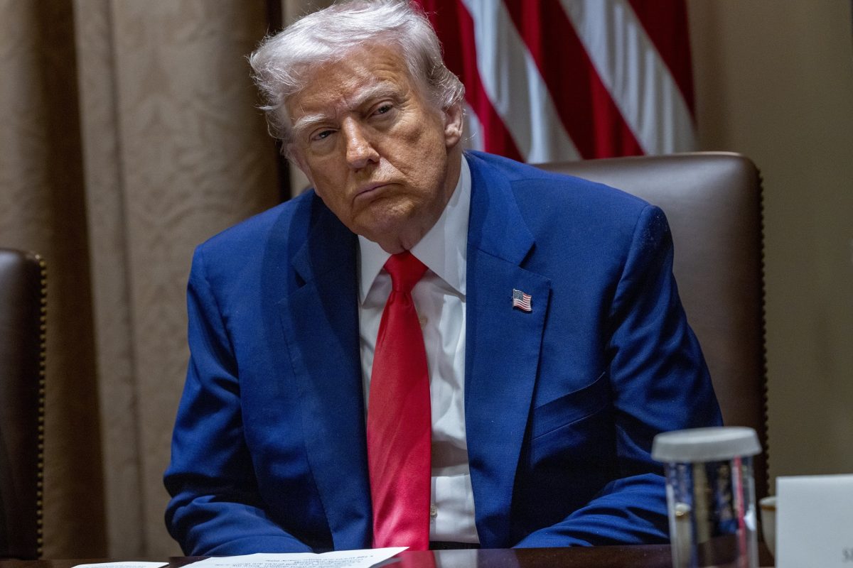 Történelmi mélypontra süllyedt Trump népszerűsége a Fehér Házba való visszatérése óta