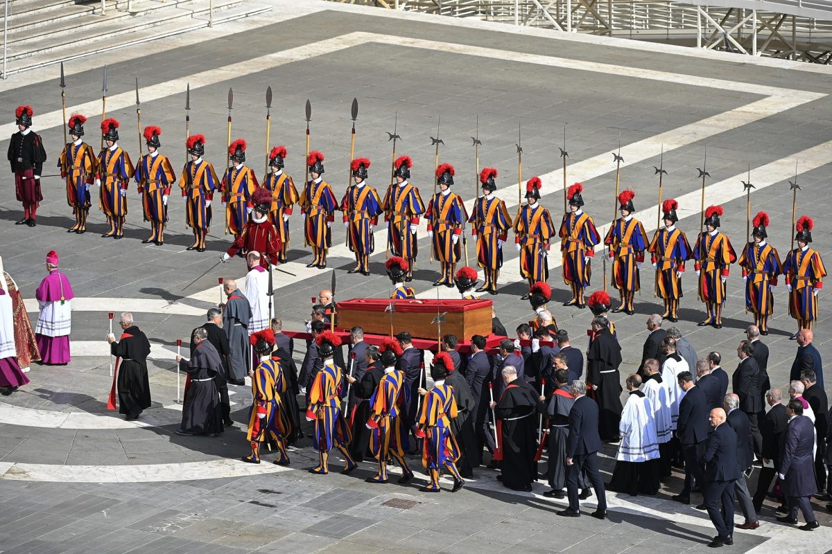 Elítélt bíboros követeli részvételét az új pápa megválasztásában