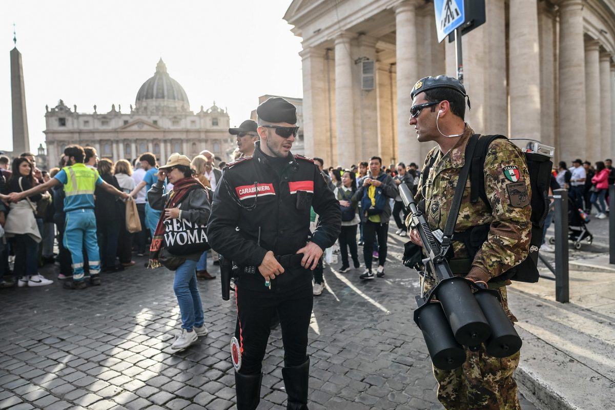 A nagy érdeklődés miatt módosulhat a Szent Péter-bazilika nyitvatartása 