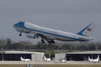 Kína bevitte az újabb szúrást az USA-nak a vámháború miatt, de mi lesz ennek a vége?