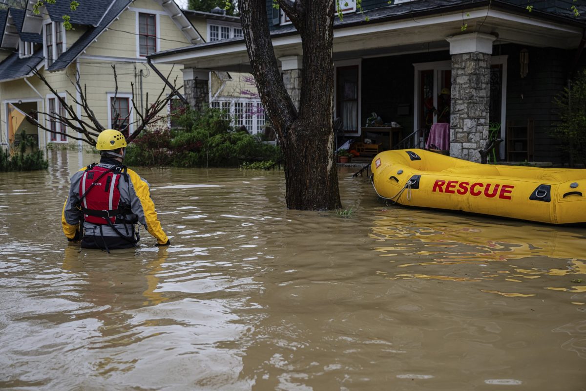 Újabb halálos áldozatokat követeltek az amerikai viharok és áradások