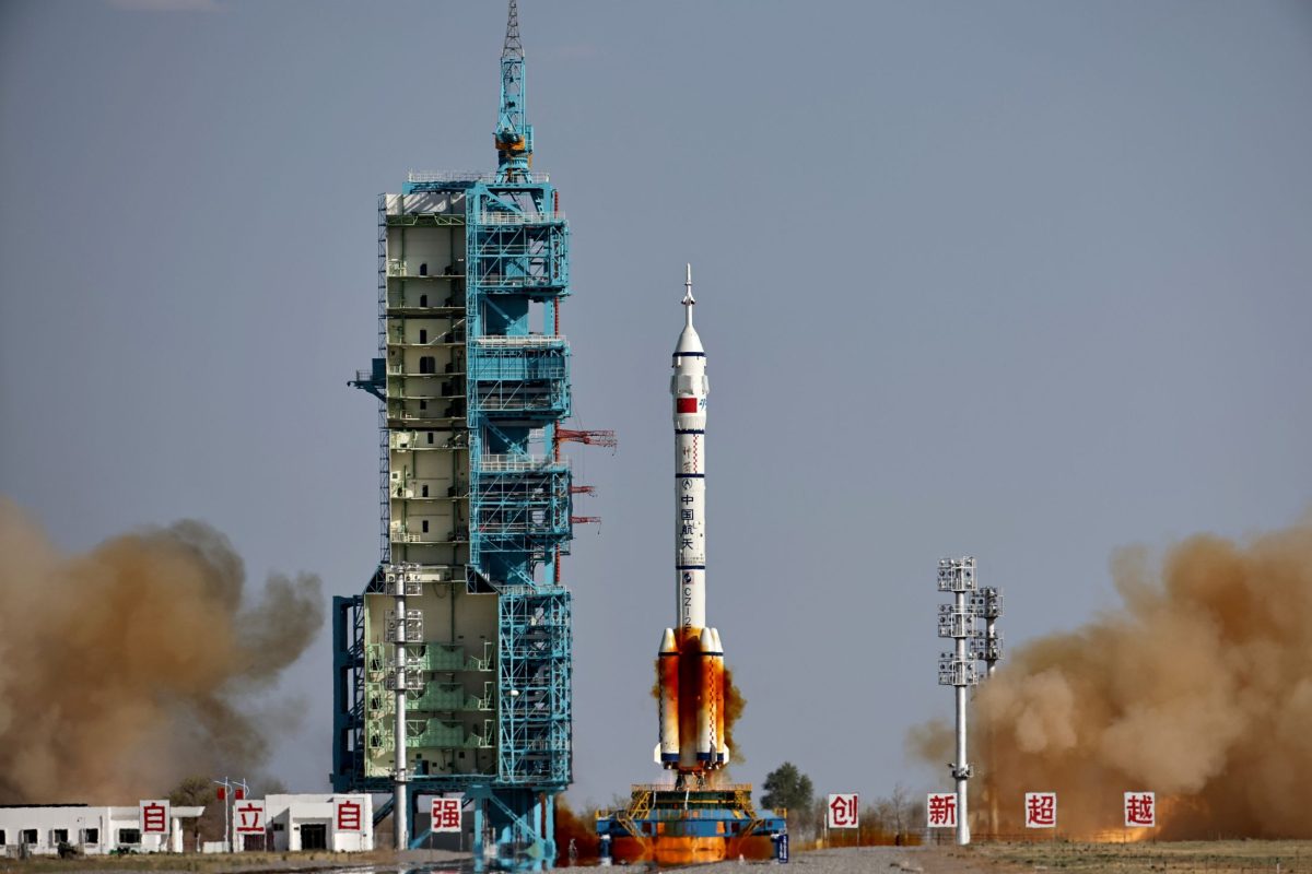 Kína újabb űrküldetést indított: a Sencsou-20 úton a Mennyei Palota felé