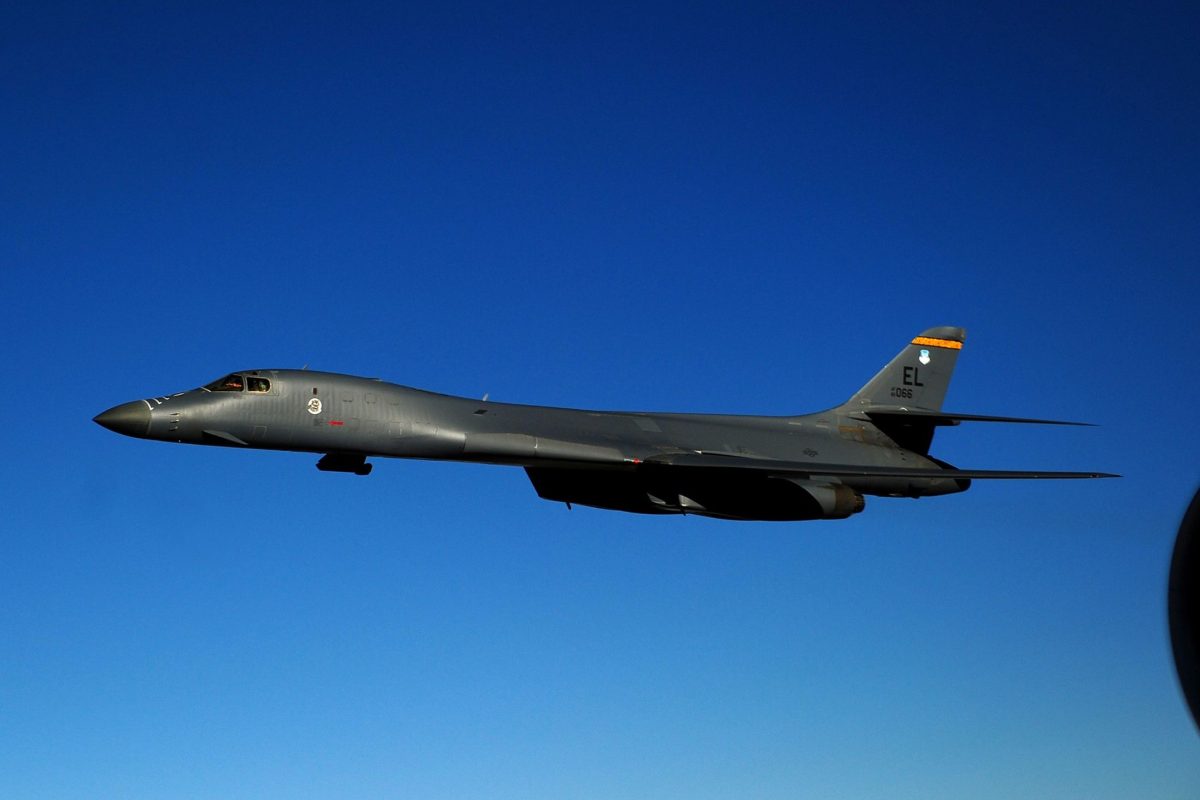 Trump újabb erődemonstrációval üzent Észak-Koreának: amerikai bombázók gyakorlatoztak Dél-Korea felett