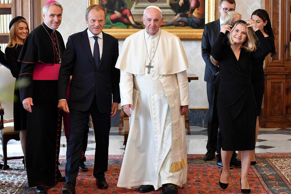 Nemzeti gyásznappal tiszteleg Lengyelország Ferenc pápa emléke előtt