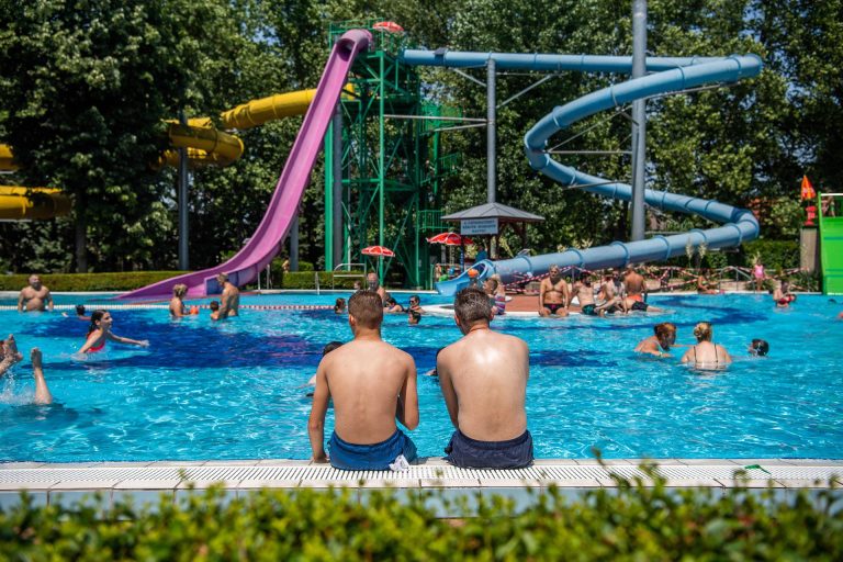 27°C lesz pénteken, irány a strand