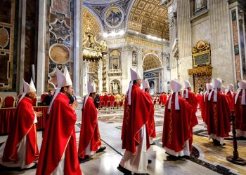 Bíborosok: a következő pápa az emberekhez közel álló pásztor legyen